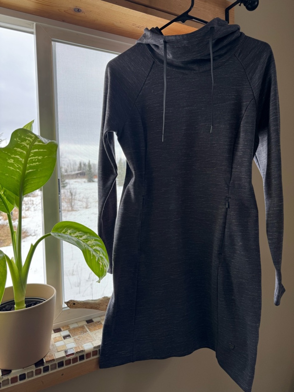 KUHL HOODED DRESS WOMENS SIZE SMALL